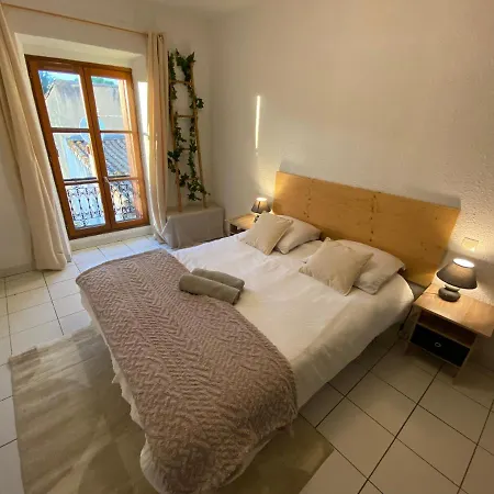 Au Pied De La Cite, T3 Au Calme